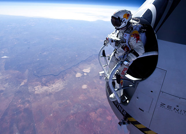 felix-baumgartner-red-bull-stratos-017.jpg