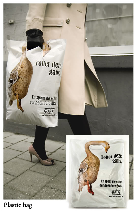 bd469c38ce4e18d4bc3a70cd15ab1e08 45 Creative Bagvertising Examples Guerilla Marketing Example