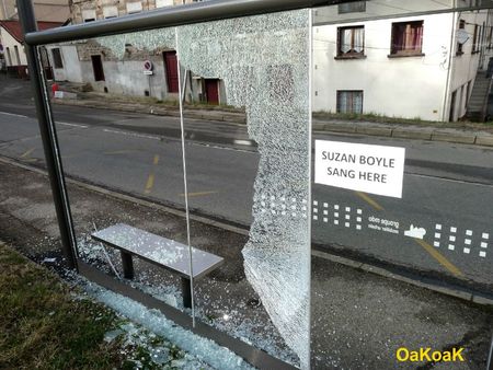 25 Creative Street Art Examples by OaKoAk Guerrilla Marketing Example d4a579432f0608b6fbf590896cd9da69 25 Creative Street Art Examples by OaKoAk Guerilla Marketing Example